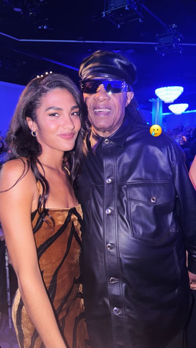 Meu Deus! Olivia Dean e Stevie Wonder no Pré-Grammy🤍