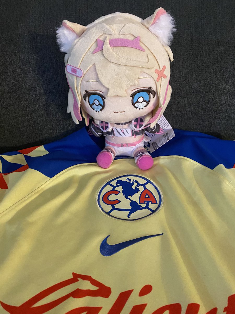 Me and Mococo are going to watch the Club America game tonight! Vamos Aguilas! BAU BAU 🩵💛🩷