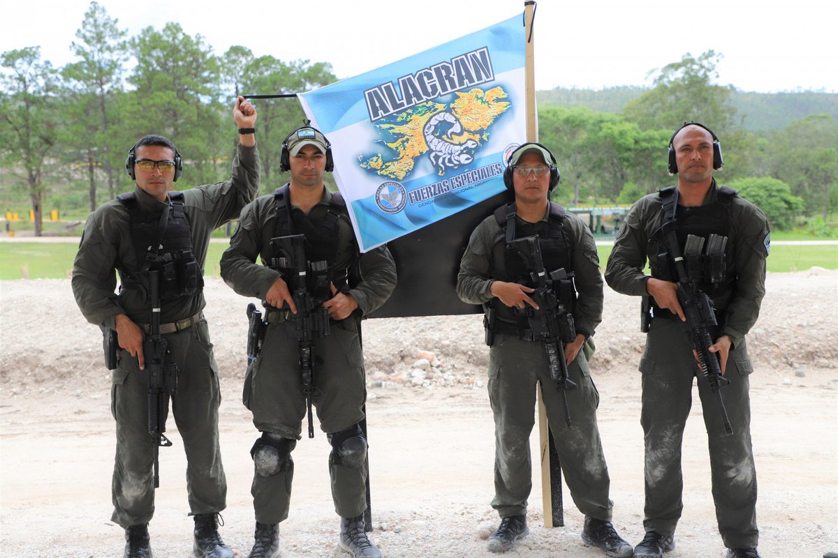 GRAN TRIUNFO ARGENTINO ‼️

FELICITACIONES AL GRUPO "ALACRAN" DE GENDARMERIA NACIONAL.🇦🇷🇦🇷🇦🇷

El equipo “Alacrán” de Gendarmería ganó el SWAT Challenge Dubai 2026.

El equipo de fuerzas especiales Alacrán, perteneciente a la Gendarmería Nacional Argentina, se consagró campeón en