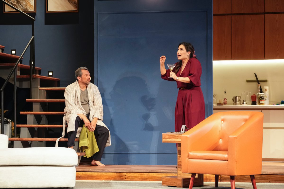 Toda Magda tiene su Julián, todo Julián tiene su Magda y todo matrimonio como el de ellos ha caído en la rutina. ¿Cómo salir de ella? Descúbrelo en #LaNota.

📅 13 de feb. | ⏰ 7 y 9 p.m.
💘 14 de feb. | ⏰ 6 y 8 p.m.
📅 15 de feb. | ⏰ 1:30 y 5:30 p.m.
🎟️ bit.ly/BoletosLaNota