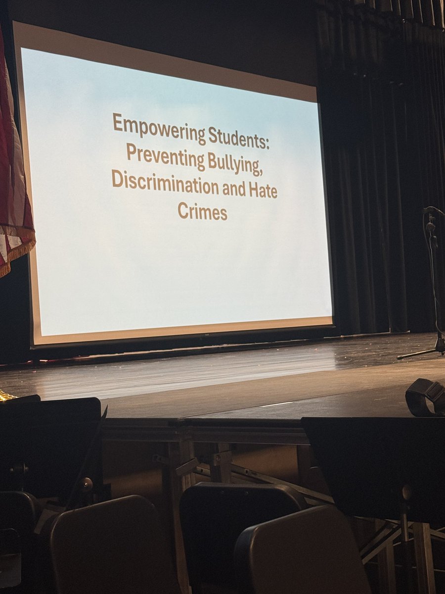 Lauren Neckin tweet media