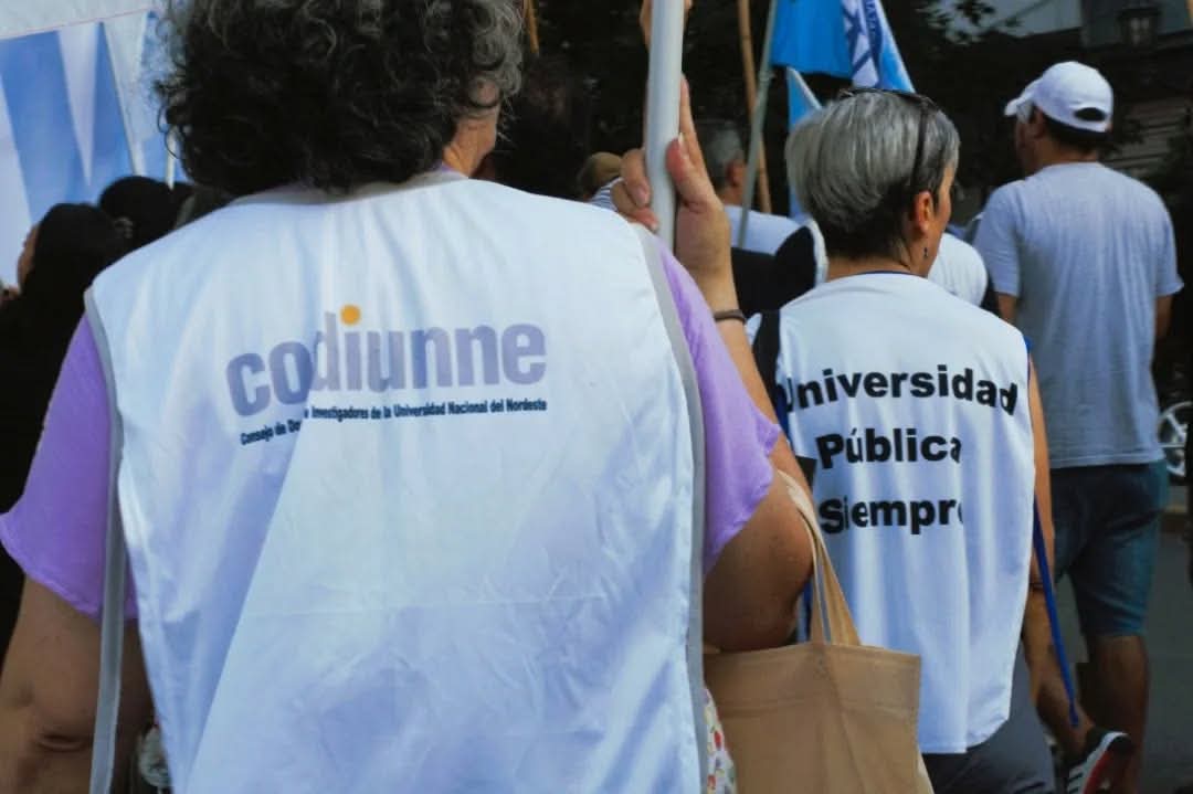 En todo el país los/as trabajadores/as  nos movilizamos en rechazo a la Reforma Laboral del gobierno de Milei. No es MODERNIZACIÓN. ES PRECARIZACIÓN
Registro y foto: 
@romaliciaok