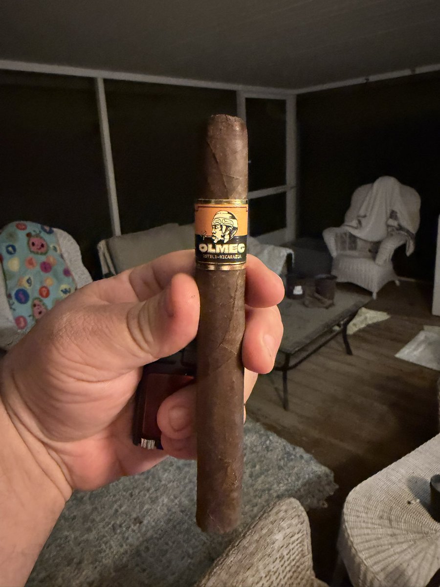 _Xuk_'s tweet photo. Once again, @FoundationCigar and @NickRAgua prove they are elite among the elite cigar brands.

💨💨: Foundation Olmec Maduro

#cigars #foundation #olmec #pssita #botl #sotl https://t.co/TswWqGxANq