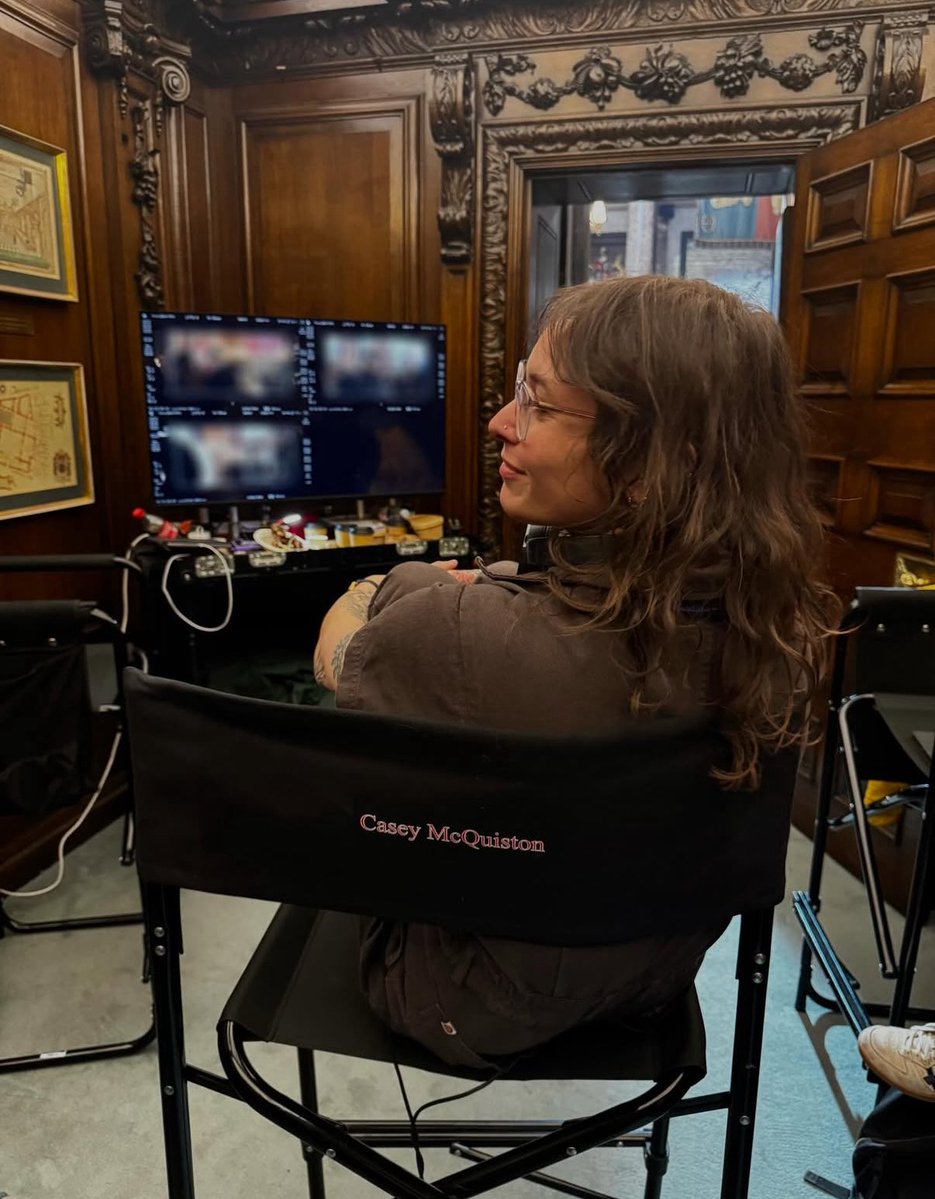 “we’re cooking 💂🏼”

📸 Casey McQuiston via Instagram