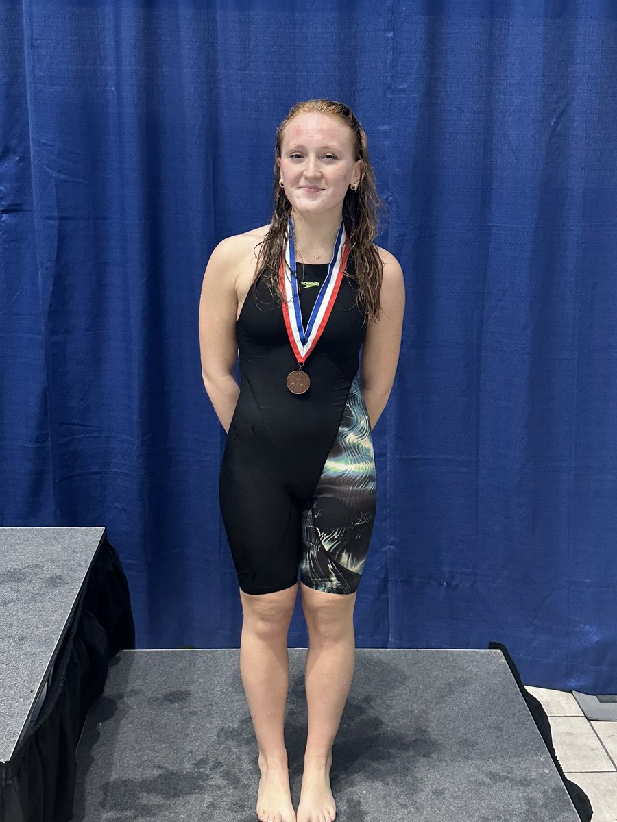 More Medals in the 100 Free, 3rd place Natalie Kiehl and 4th place Madeline McCorkle!!! Evelyn H 10th and Sophia H 11th