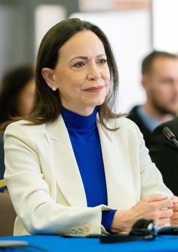 Esta es una cuenta de comentarios...

Cree usted que María Corina debería estar presa por el bombardeo perpetrado el 3 de enero a Venezuela 🇻🇪 

#NecesarioEsVencer

Si RT           No ♥️