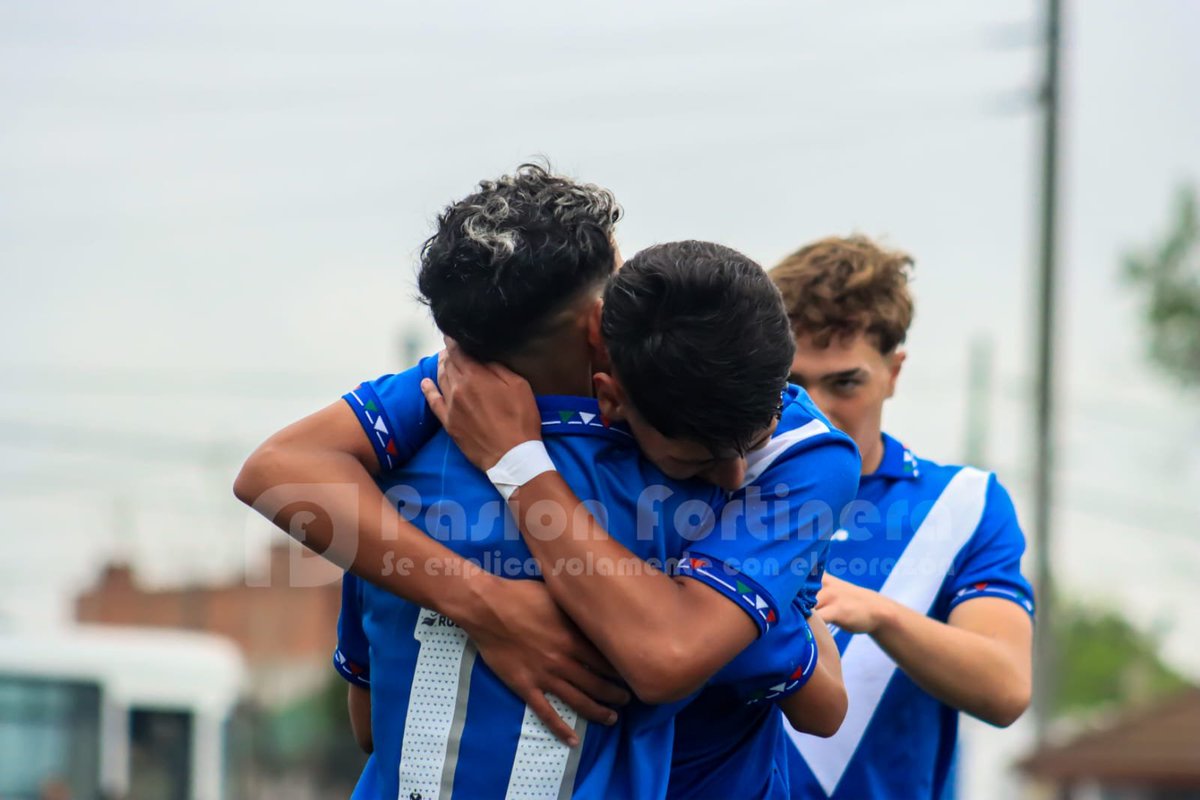 ⚽ Las divisiones juveniles de #Vélez disputaron una jornada de amistosos ante Defensa y Justicia, con un saldo altamente positivo.

📊 Resultados:

🔹 4️⃣ División: 4-3 (Márquez, Núñez y Aldeco)
🔹 5️⃣ División: 5-1 (Guzmán, Arévalo x2, Vera y González)
🔹 6️⃣ División: 1-1 (Curto)