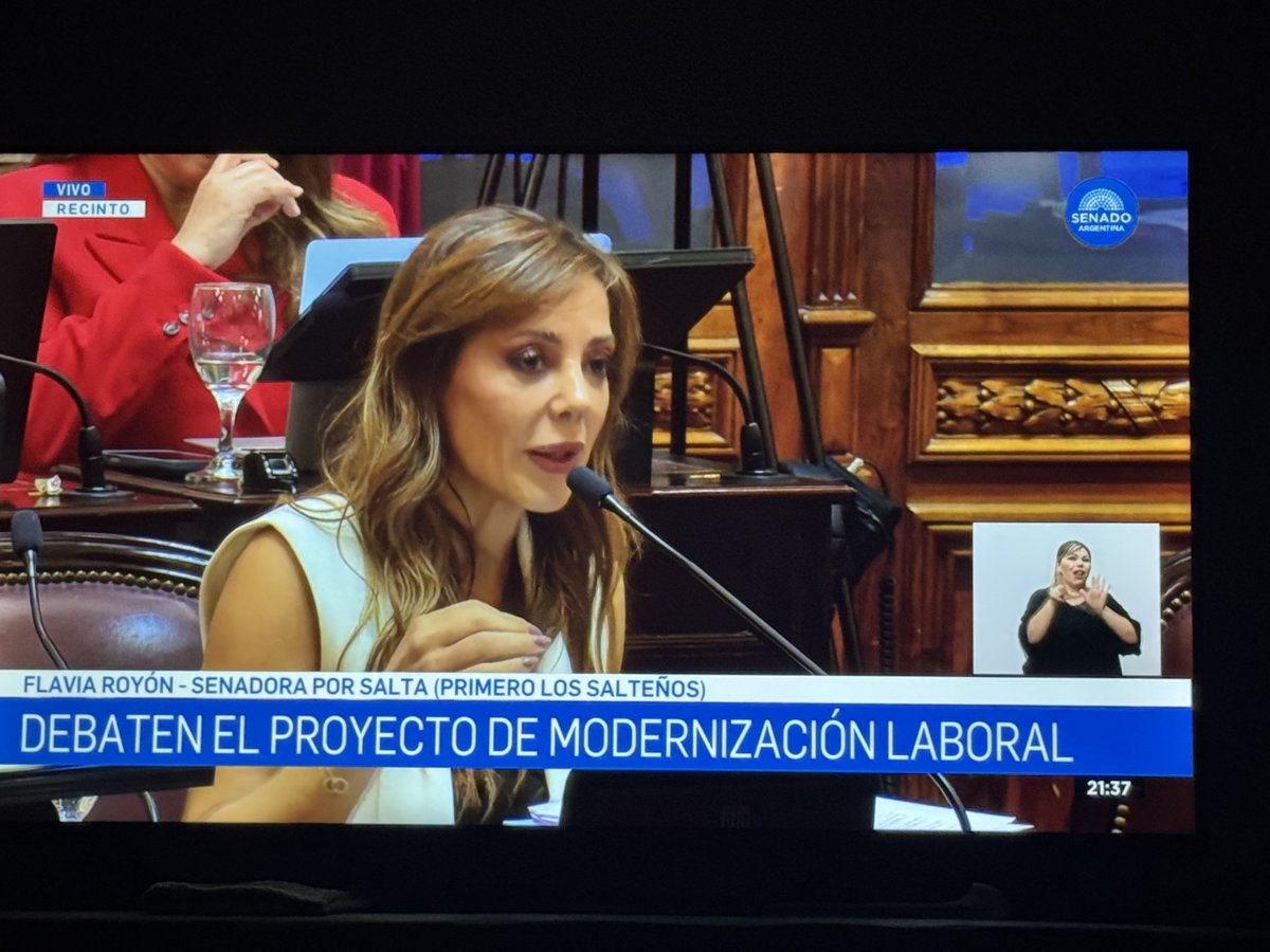 Flávia Royon, ex funcionaria del gobierno de Alberto Fernández y militante de Sergio Massa votará a favor de la ley laboral de Milei.
Piden UNIDAD con estas gentes ?.