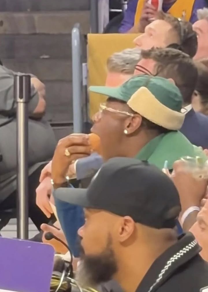 xerecadotyler's tweet image. LFMAO