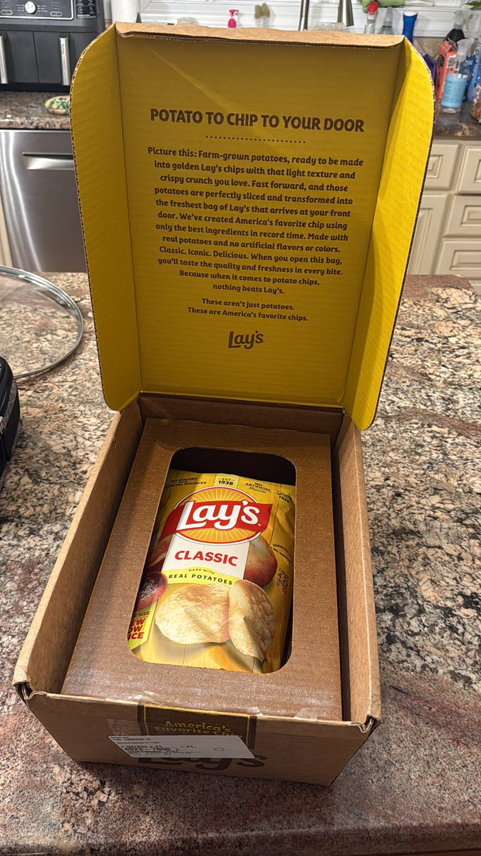 RiceLife43's tweet photo. Ok the SuperBowl ad from @LAYS got me. Less than 72 hours! Bravo. My sons are happy for some fresh snacks! https://t.co/Irzd4wp8W2