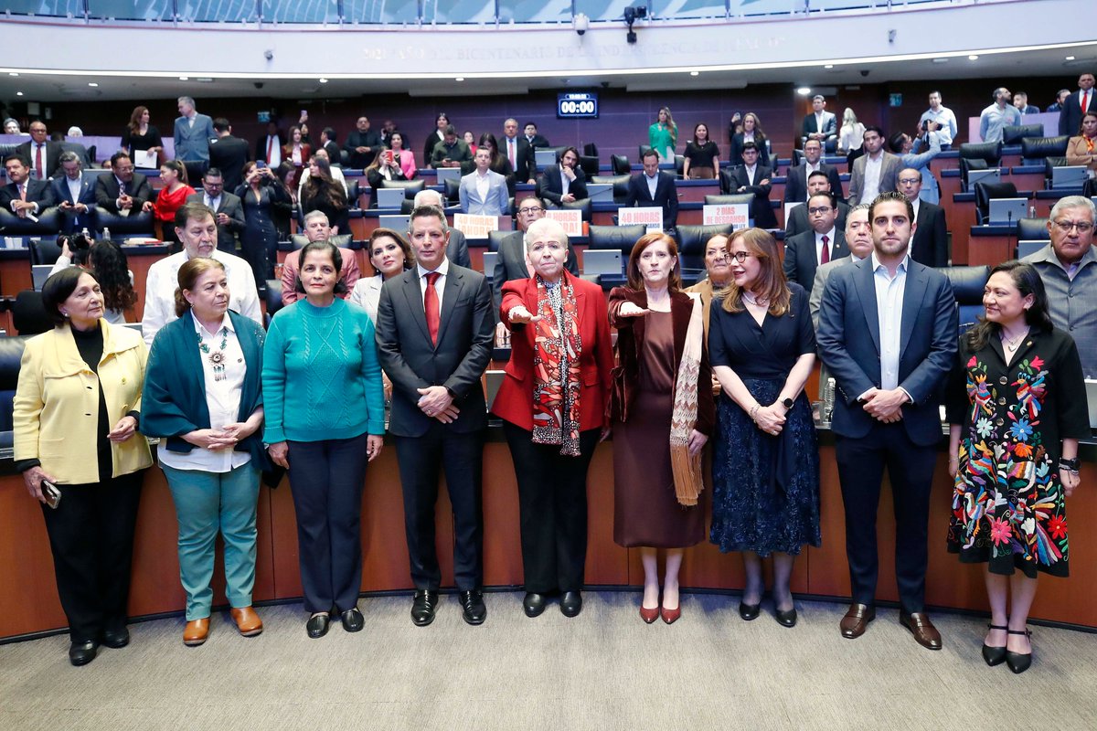 En <a href="/senadomexicano/">Senado de México</a>  aprueban semana laboral de 40 horas… pero para 2030

planolegislativo.com/senado-de-mexi…