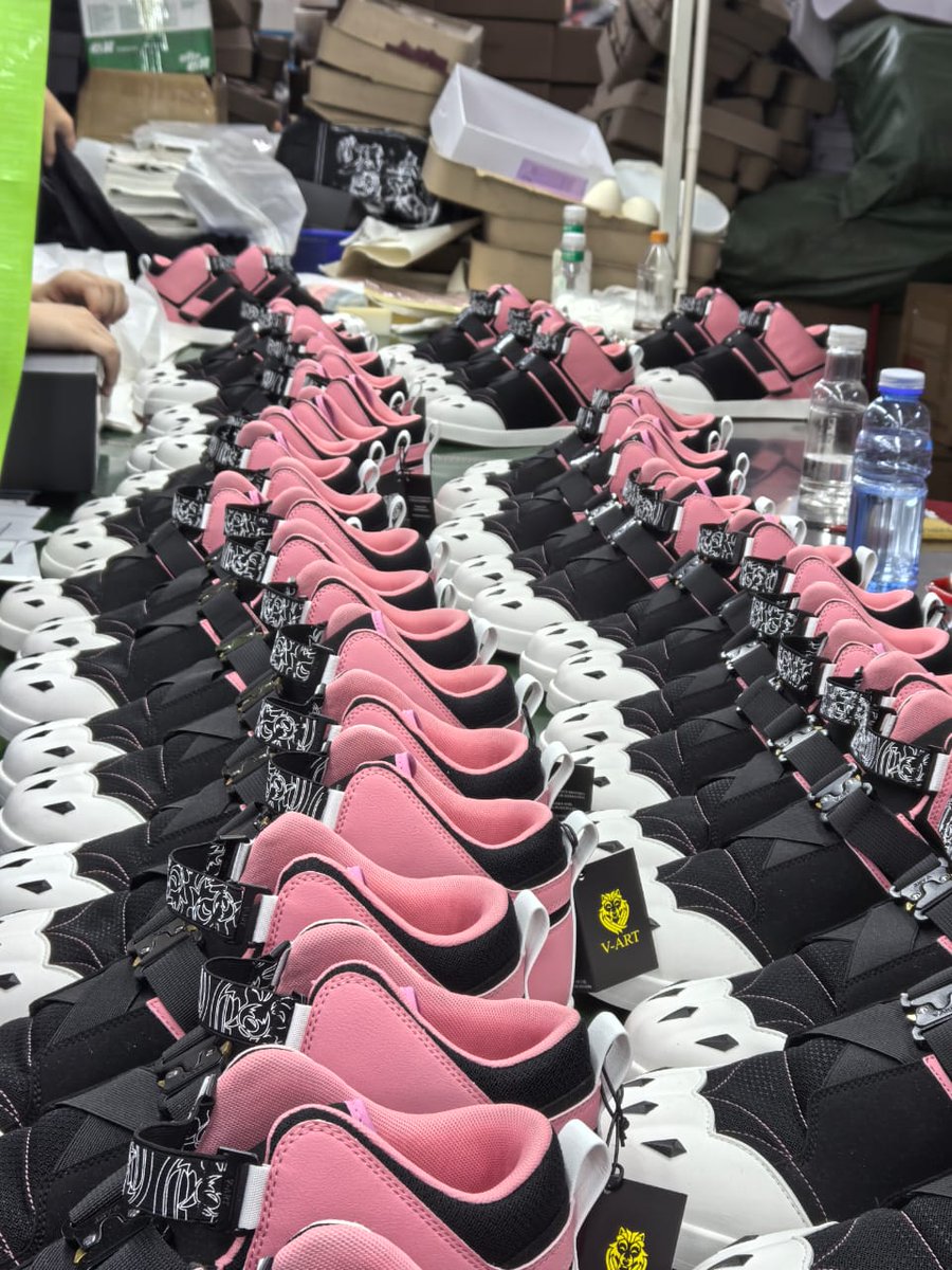 V 🦋 V-Art.co.uk tweet media