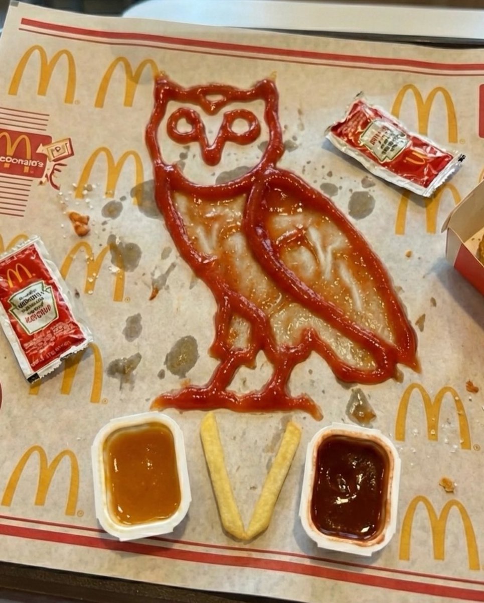 FrankMagana15's tweet photo. Me after eating the Drake meal https://t.co/1MCq00HziX