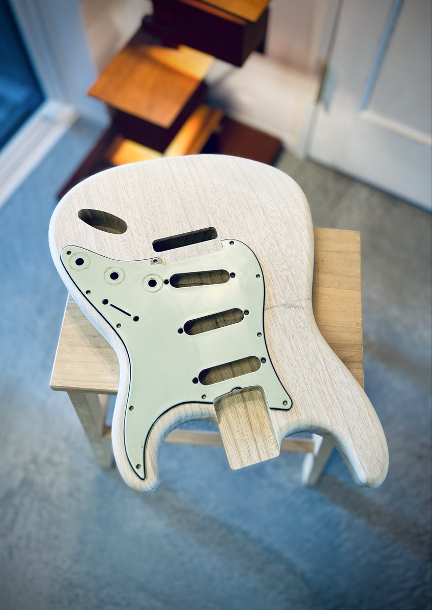 zukah51's tweet photo. kingsguitar
今年は僅かですが市場に出す事
私の小さな冒険です
1ピースコリーナボディ
私の61年のストラトボディを細密にスキャンしてトレースしたボディです今迄はプロの方に供給させて頂きそのレスポンスを反映したより良い
ギターを製作して行く所存です
ご興味のある方は宜しくご検討
下さい https://t.co/2FTl6XfAYq