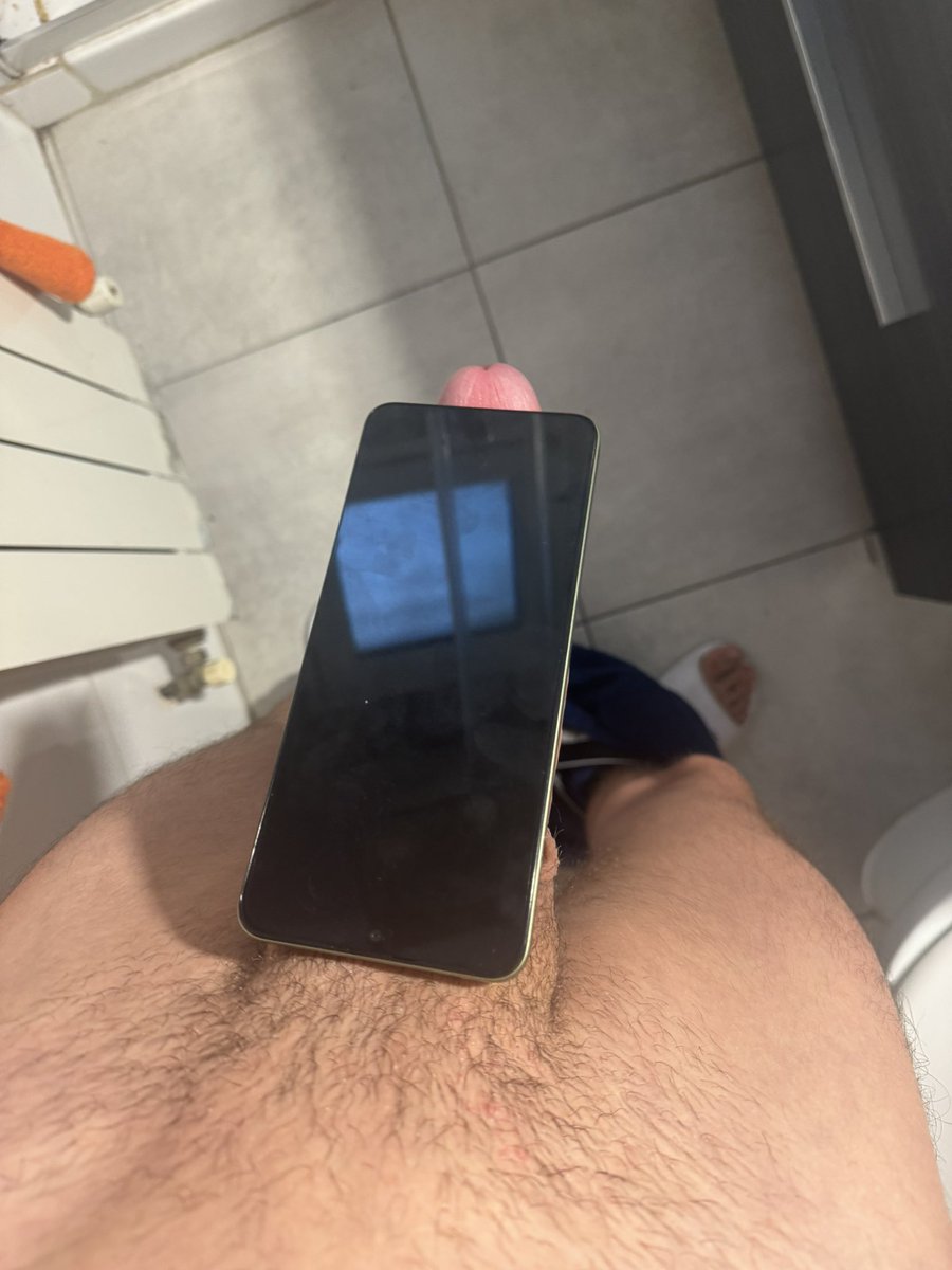 alguém ainda usa pau de selfie?