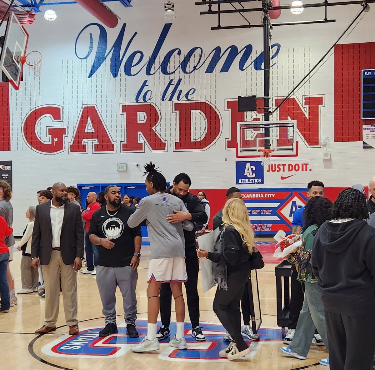 ACHS Titan BBall tweet media