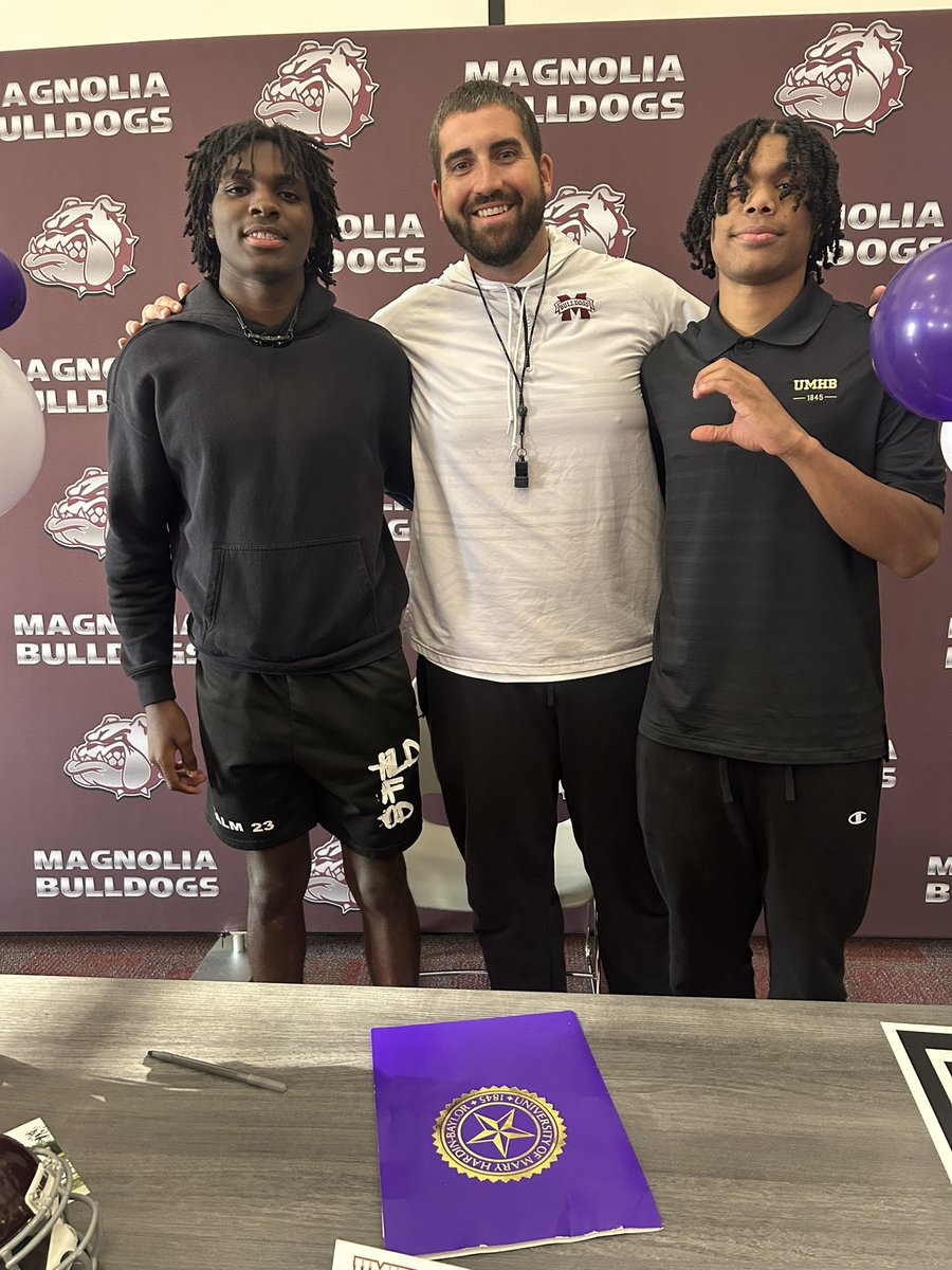 mcneill_josh's tweet image. Super proud of this group of Bulldogs on signing to play at the next level! Go represent @DogFootball on Saturdays

#ProudCoach
@MagISDAthletics @MagnoliaHighTX