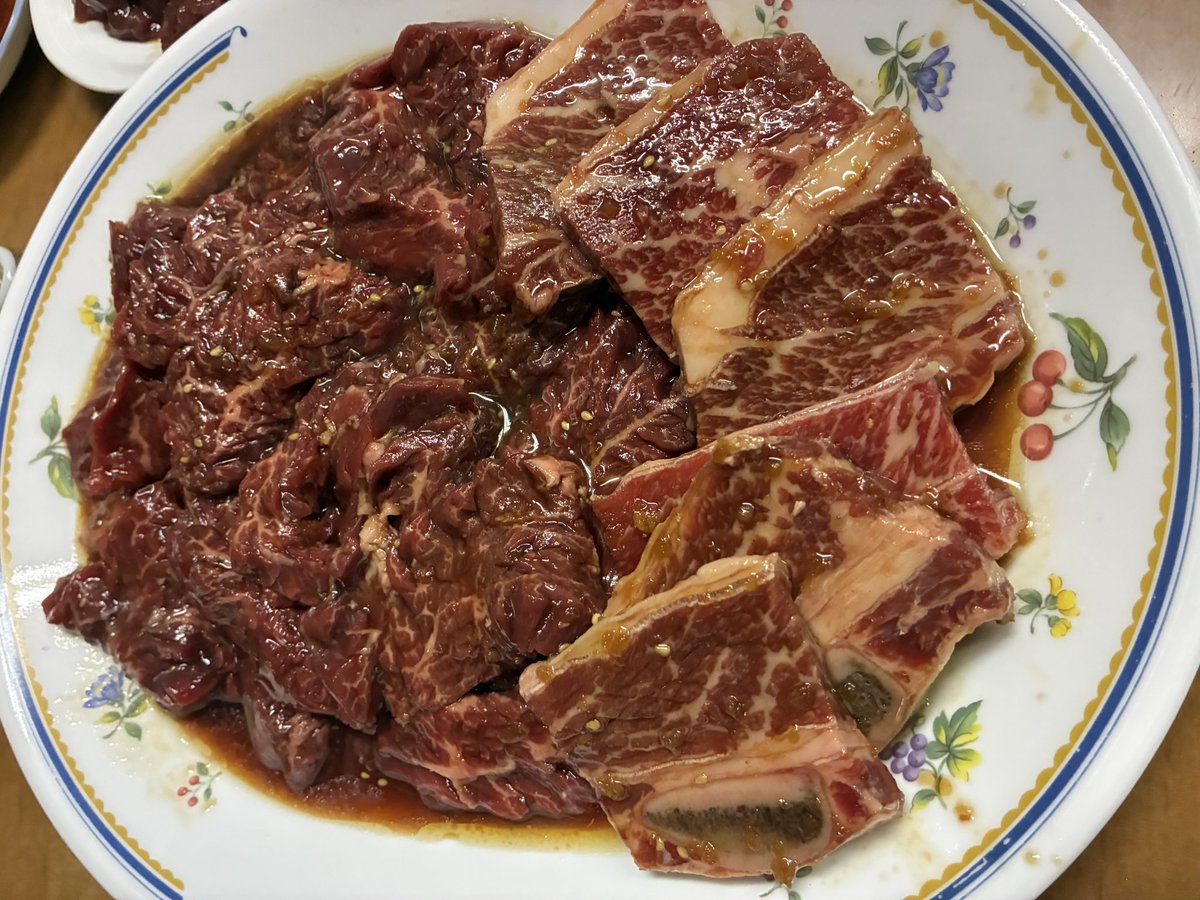 sayumint's tweet photo. 少し前に連れて行ってもらった焼肉屋さんがすごく美味しかった〜🍖🐃また行きたい https://t.co/OvYfQQJmhZ
