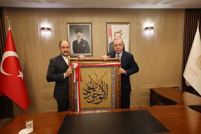 Bügünde Yarında Şanlıurfa'nın Abisi sn Mehmet Kasım Gülpınar'dır. 

"Koca Reis"  

#RecepTayyipErdoğan
#MehmetKasımGülpınar