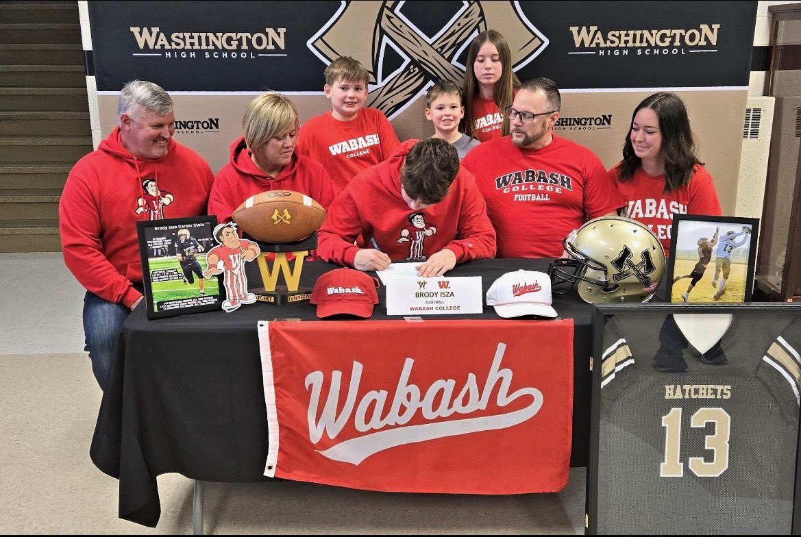 GaryIsza's tweet photo. Signing day!  Let’s go!!  #WAF @Brody_Isza @WabashCollege @coachgilbert10 @HatchetGridiron @washhsathletics https://t.co/dpWfbDLgST
