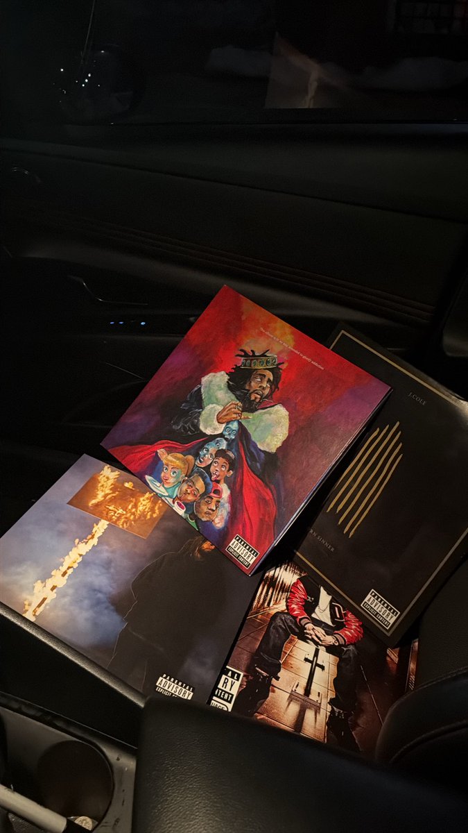 SteveL013's tweet photo. @JColeNC @JColeNC @KingOfQueenz let it be me bro I came from Richmond to Howard to meet yall and brought my vinyls with me hoping to get them signed and cop a cd. https://t.co/fWZ27fDlJX