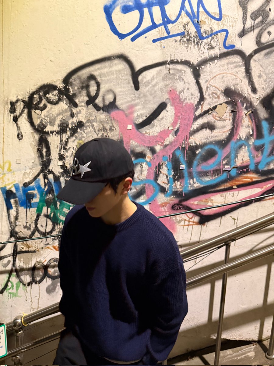 hyeoookk's tweet photo. 💬 #최재혁 #ChoiJaeHyeok :
It's been a long time :) 
I'm sorry I'm late. 
I wish you all a happy and warm 2026!
I will do my best to show you good acting 👌🏻 https://t.co/gpB3YGrGOo