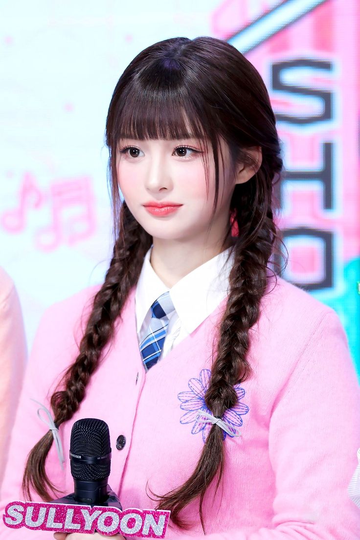 goguxma's tweet photo. @beonstages ㅤㅤㅤㅤ
ㅤㅤㅤㅤ
Hi Be On Stage team, salam kenal aku Alora dari @WEYVAINE. Kebetulan pengguna rupa Sullyoon, dengan visu yang buanyak buat jadi emsi kece kamu! Kalau berminat kerja bareng boleh ketuk @haczeI 
ㅤㅤㅤㅤ
ㅤㅤㅤㅤ https://t.co/Hmv8sbEEQr