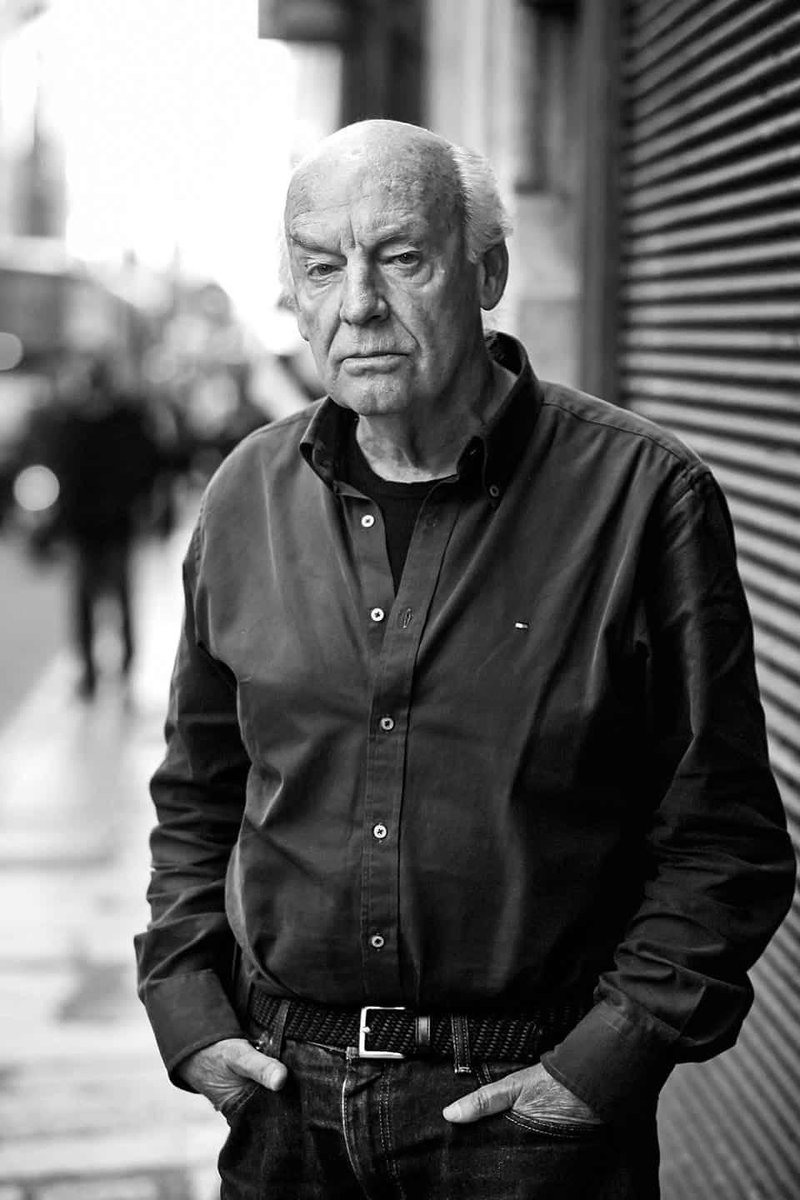 "Quizá sea momento de cambiar, de soltar, de mandar todo a la mierda y volver a empezar. Quizá sea el momento de sacarle un sol a esta tormenta, de reírse sin parar, de volar sin tropezar. Quizá sea el momento de encontrarnos, abrirnos los ojos y largarnos a soñar". 

E. Galeano.