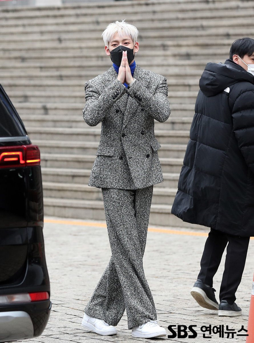 “[Throwback] BAMBAM Says 'Sawasdee Krub' Heading Into KBS Radio
👉 Read full story here : sbsstar.net/article/N10084…

#bambam #throwback #photo #SBSStar #KEntertainmentNews
Follow <a href="/SBS_star/">SBS Star</a> for more updates!”