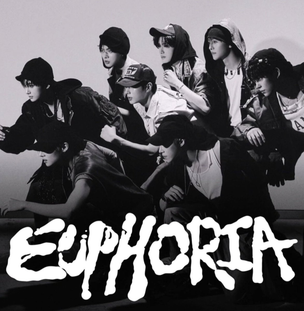 lyricist jo yoon kyung (chains, cinnamon shake) instagram 
(some tmi and really good words about ald1 ♡) 

after passing through the sparkling, shining boys 2 planet, alpha drive one has returned with their debut album euphoria 😆

i got to join ald1 through chains, which was