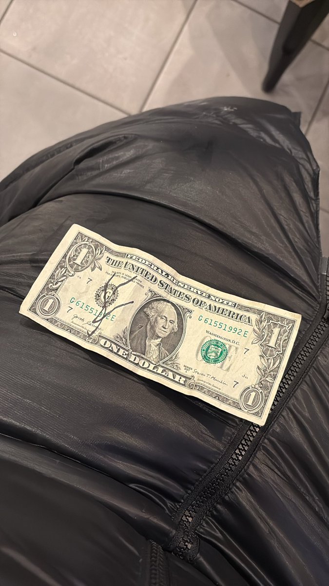 ZoeKeeley31's tweet photo. A dollar and a dream ❤️🥹 @JColeNC https://t.co/inTkKbjx06