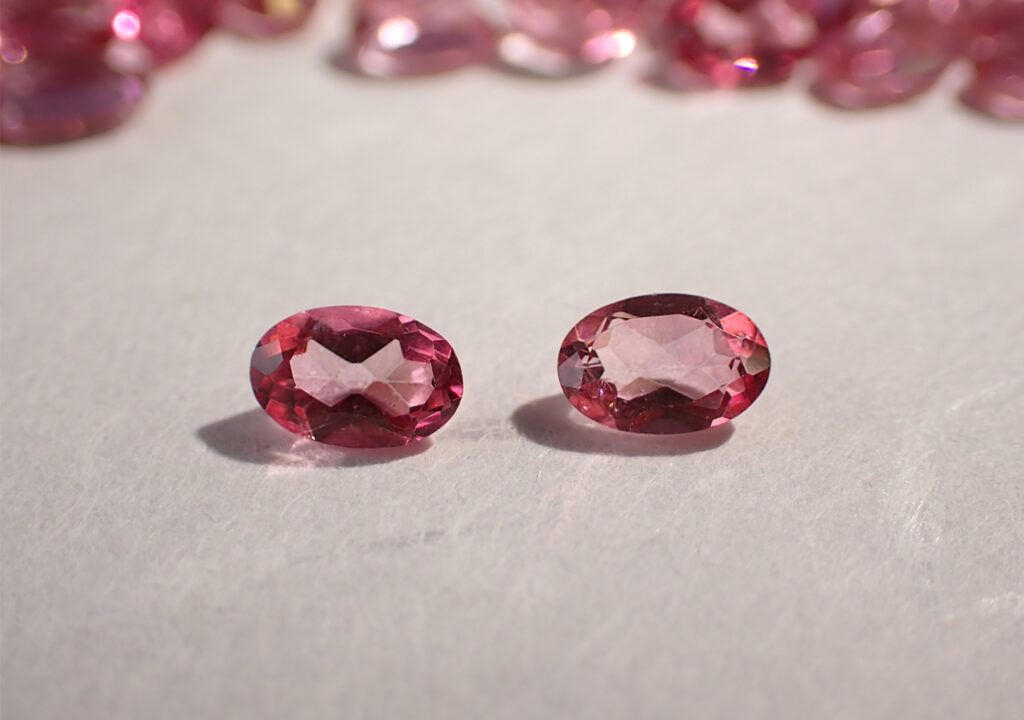 宝石図鑑💎】 ▷名称：ピンクトパーズ ▷鉱物種：コランダム・鋼玉