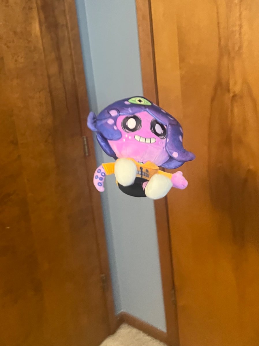 Day 278 of posting about Zoe!                

And Day 176 of asking <a href="/monsterprom/">Monster Con is OUT NOW!</a> to rerun the Zoe Body Pillow! Almost late! Made it by like 10 minutes… I shan’t ever forget a day to post about the lovely eldritch cutie Zoe, for she means too much! #monsterprom