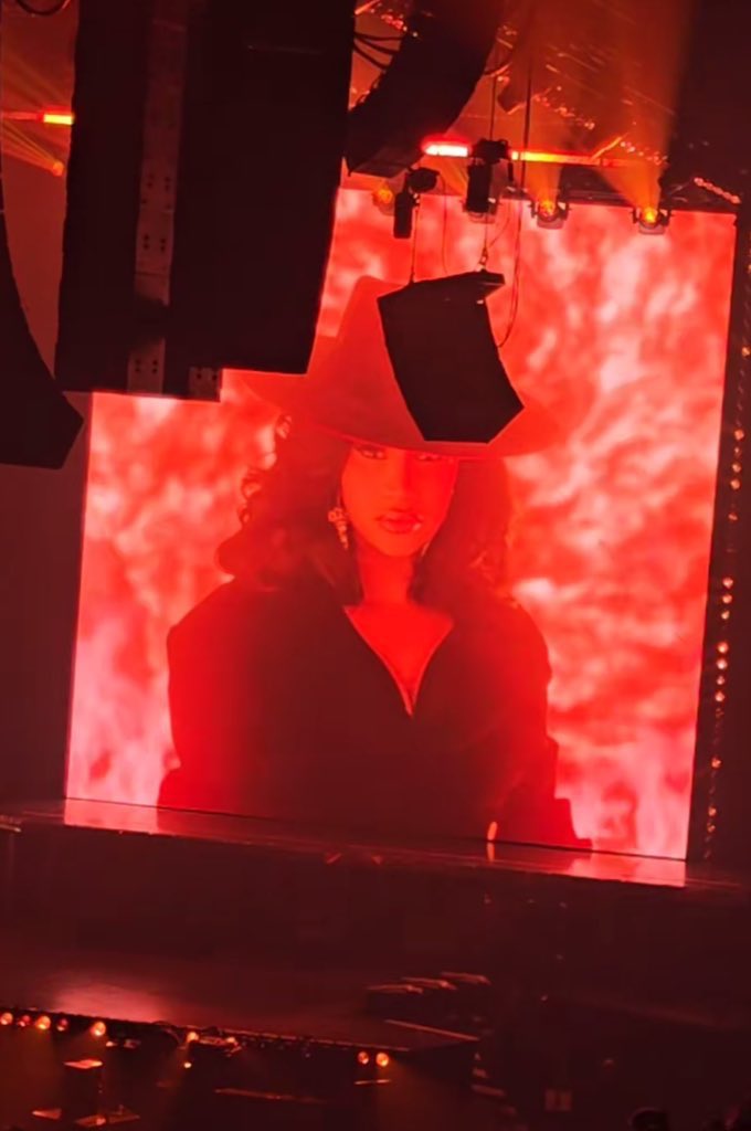 Cardi B Charts | Fan Account tweet media