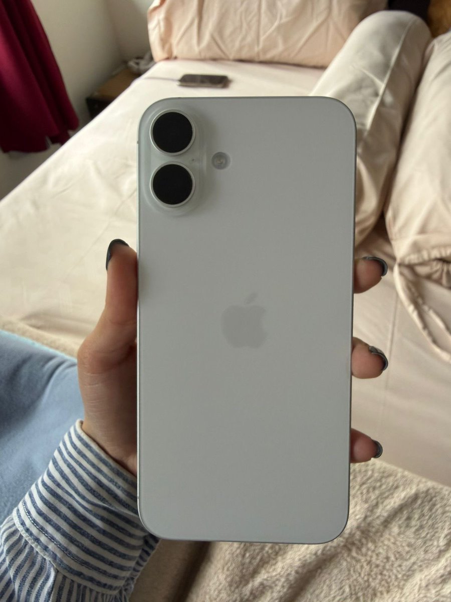 waveenwind's tweet photo. WTS Iphone 16 Plus 256gb
Baterai health 100%, pembelian July 2025
Kelengkapan full box+kabel dan beli di erafone ya
Open di Rp 15.999.999 (nego)

COD Sentul/Tebet/Bandung
Izin tag om @bhaguz_403 https://t.co/wEieYs3HpZ