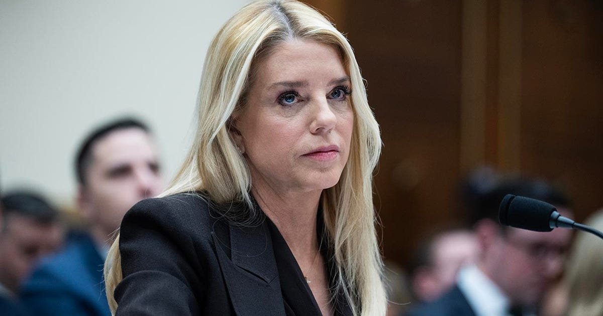 💥BREAKING: Republicans are calling for Pam Bondi to resign tonight.