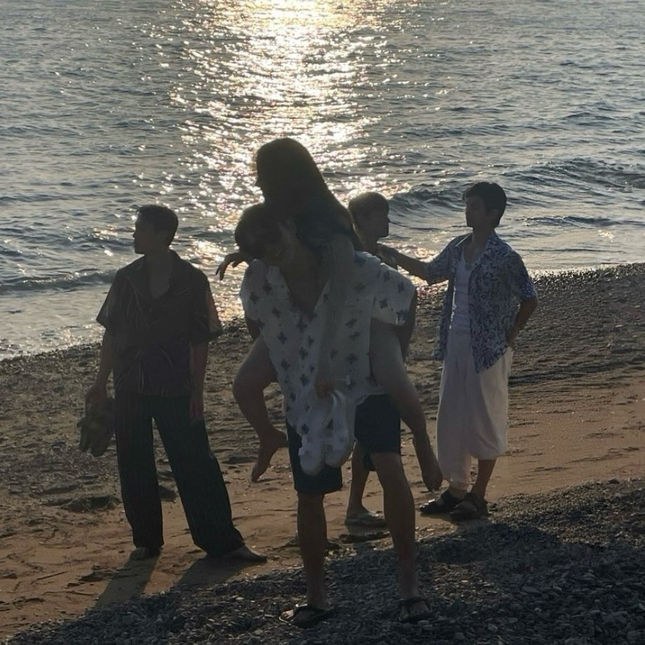 เทน tweet media