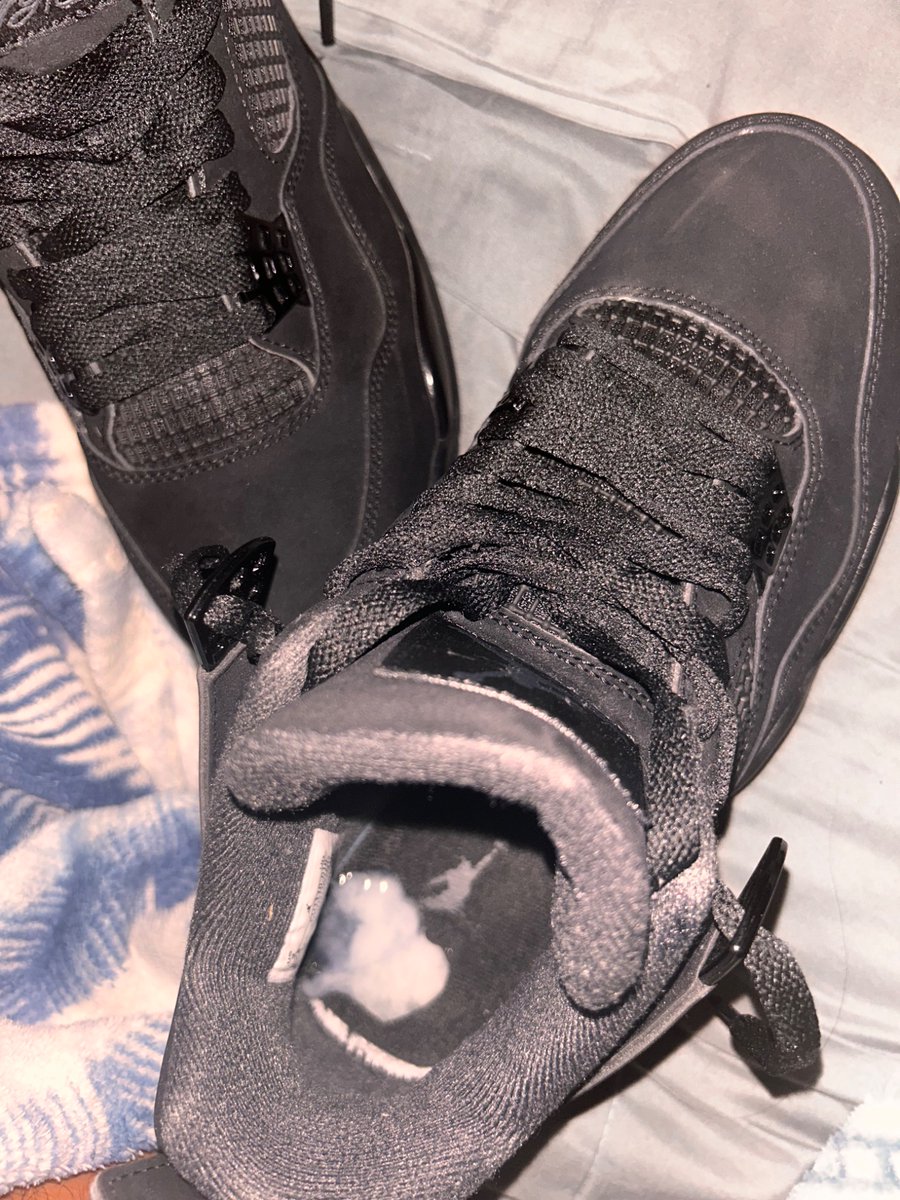 dxlcp_24's tweet photo. Here’s a lil view from these black cats that @pumped4nikes wanted to see 😈😈😈😈
#cummingonshoes #cum #shoed https://t.co/FtUFLKzFfA