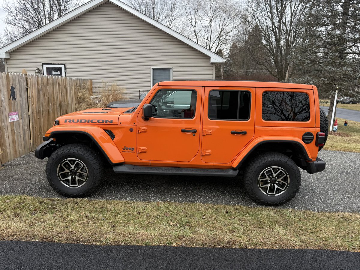 KBrzenk's tweet photo. Wife surprise me for Christmas I have always wanted a Jeep Rubicon with the Joose color.I heard someone honking in the driveway and walked out and about cried I always let her pick whatever vehicle she wanted to buy.But this will be our fun vehicle to do Jeep meets.have best wife https://t.co/TrM3bVqFmO