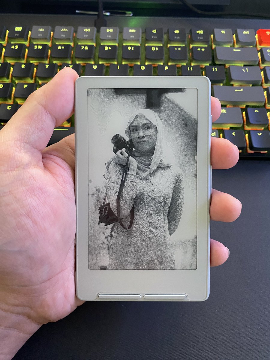 XTEINK X4 with Custom Wallpaper
