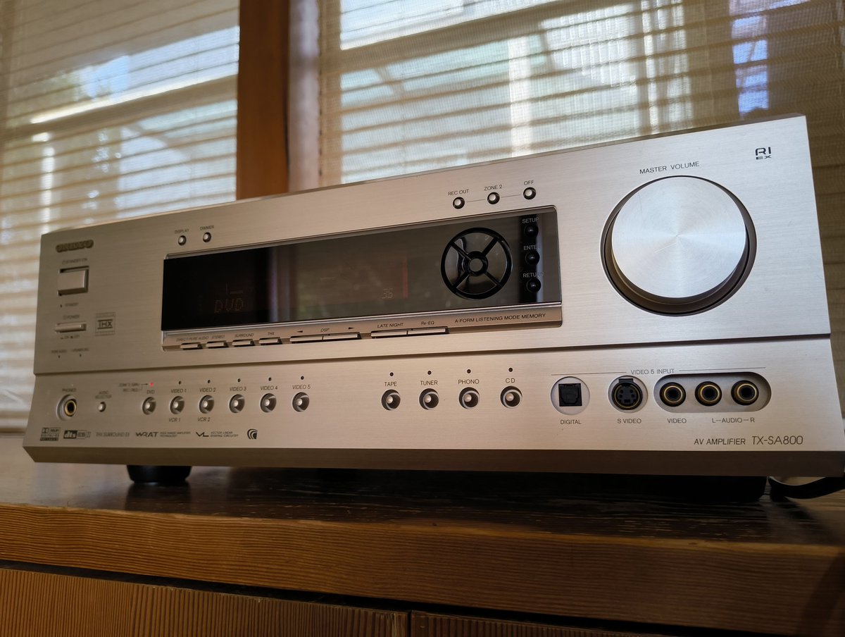 こないだ私が中古で買った TX-SA504 も HDMI付いてない時代のAVアンプ