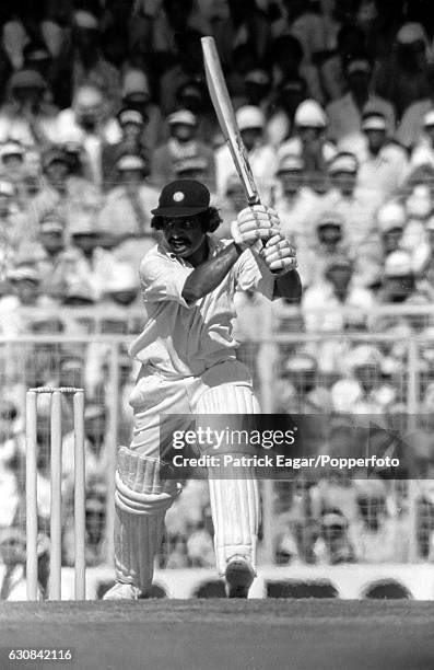 nimishdubey's tweet image. The 1970s saw Indian cricket fans arguing about who was better, Gavaskar or Vishwanath. When I started following cricket in the later 1970s, I used to wonder how that was even a debate, given how far ahead Gavaskar seemed to be in statistical terms. 

But as I got to watch…