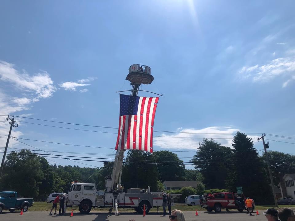 paradisoins's tweet image. Proud to stand under these stars and stripes! 🇺🇸 This flag symbolizes freedom, sacrifice, and the everyday hard work of Americans. Let’s keep pushing forward together! #ParadisoInsurance #ProudAmerican #StarsAndStripes #Freedom #USA #Patriotism