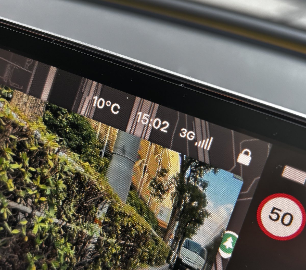 taktsla's tweet image. 最近ずっと3Gでしか通信してない気がするし、音声での場所入力に対する反応も微妙、、、、
#tesla #model3