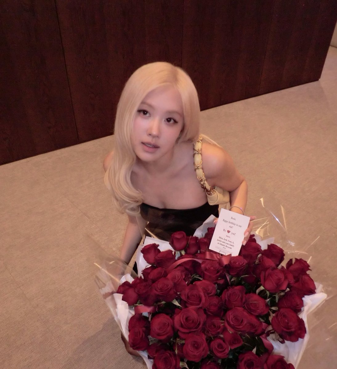 roseannepics's tweet image. roses are rosie