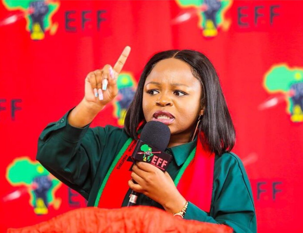 NareMoabelo5's tweet photo. Two champions of students struggles. They have stopped students blacklist.

Lets show them love by retweet for mfana ke mfana and likes for deployed or my name is

Mfana ke mfana             VS    Deployed or my name is https://t.co/CA8n86wOKP