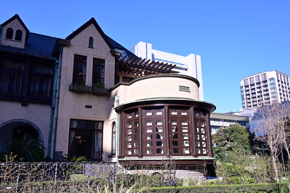 良いよねぇ……旧李王家東京邸……見る場所で表情が違ってあらゆる角度から楽しめるのが好き……