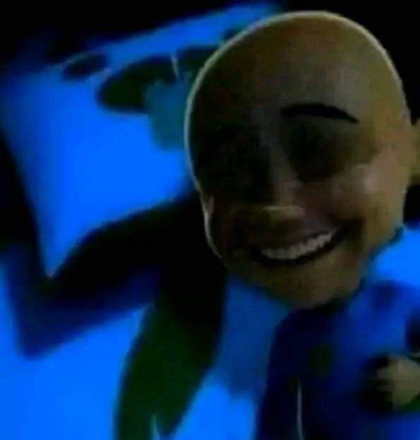 Lagi mau tidur malah keinget “putanginajir mak kau hijau”