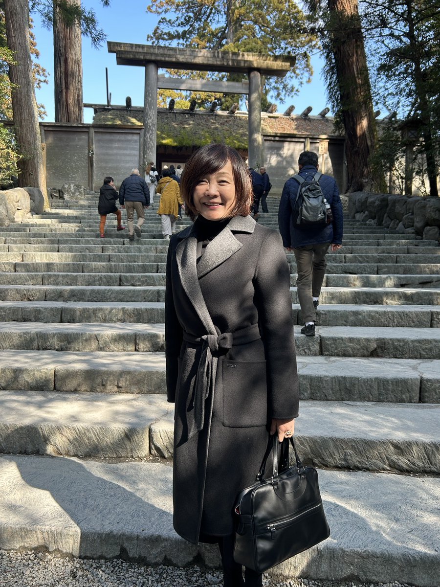 昨日から伊勢志摩。

今朝は内宮参拝しました。
伊勢志摩サミットを思い出します・・・