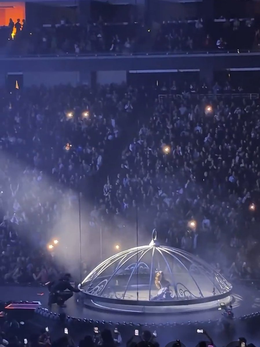 But it supposed to be sold out 😭😭😭